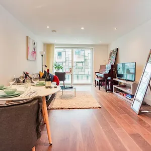 Stylish And Comfortable Canary Wharf Perfect For Long Apartment